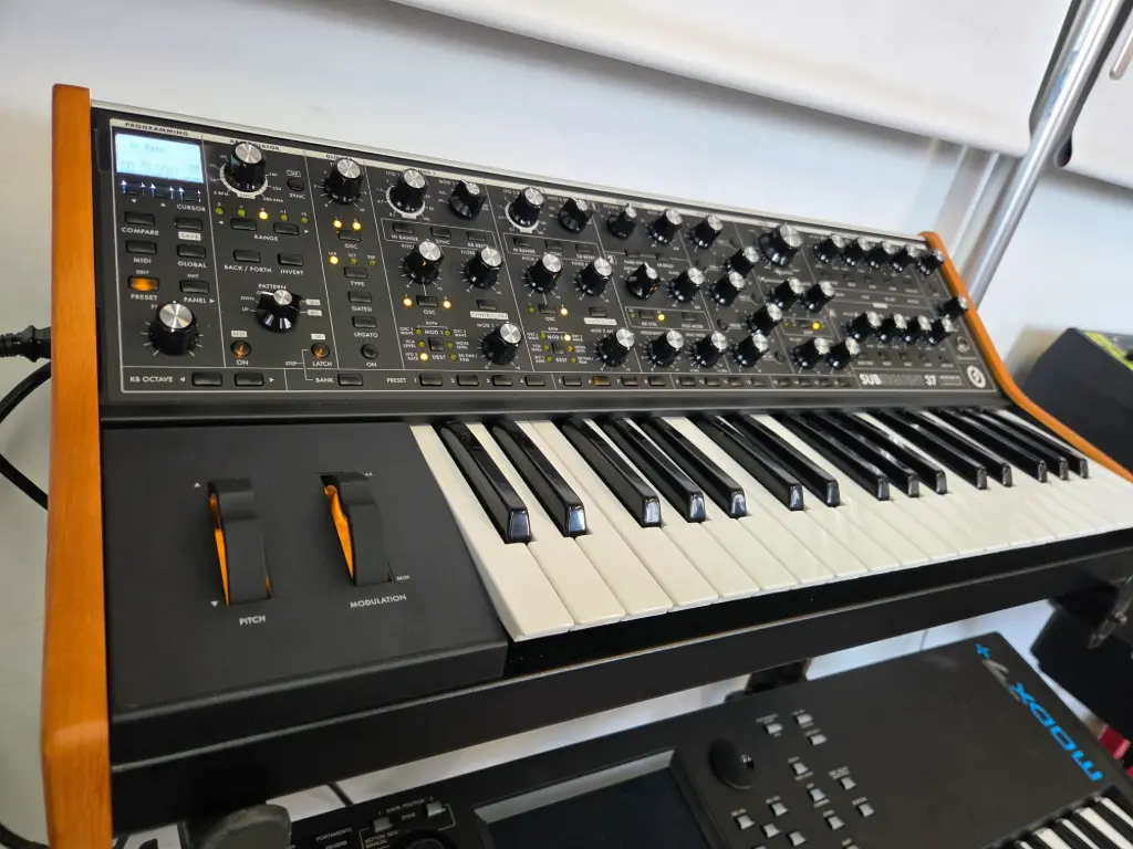 Moog - SUBSEQUENT 37 - Boite ouverte