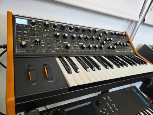 Moog - SUBSEQUENT 37 - Boite ouverte