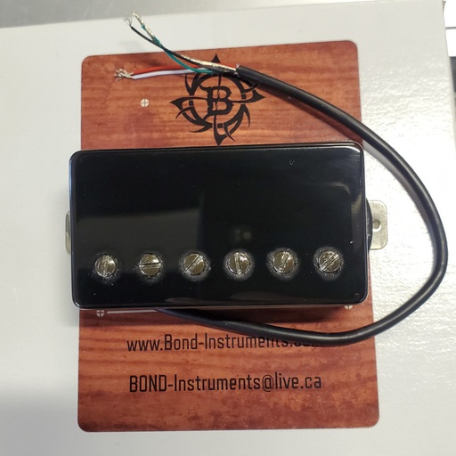 [Bond-Titan-Noir] Bond Pick Up Titan 6 Cover NOIR + black hex bolt