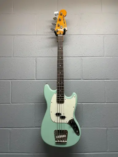 [SQ 037-4570-557] *Fender American Performer Mustang Bass RW, Satin surf green